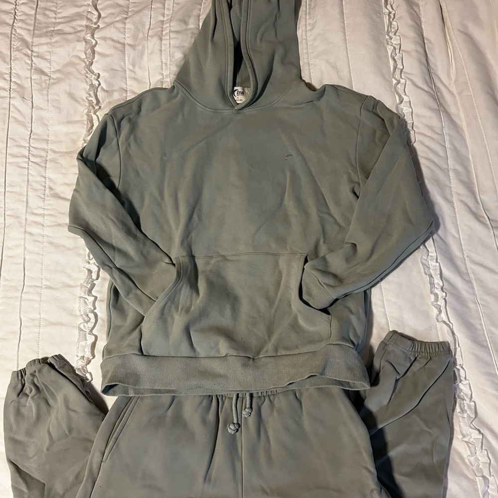 ZYIA Cozy Green Hoodie and Sweatpants Set
